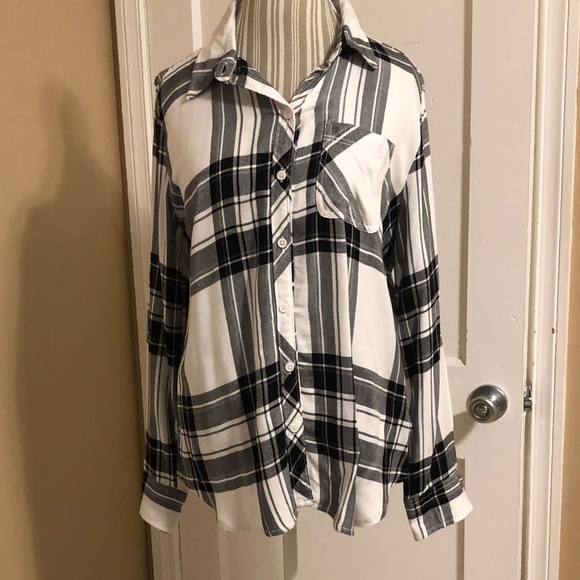 BeachLunchLounge Long Sleeve Button Back Detail Plaid Shirt Size Small - Picture 3 of 14